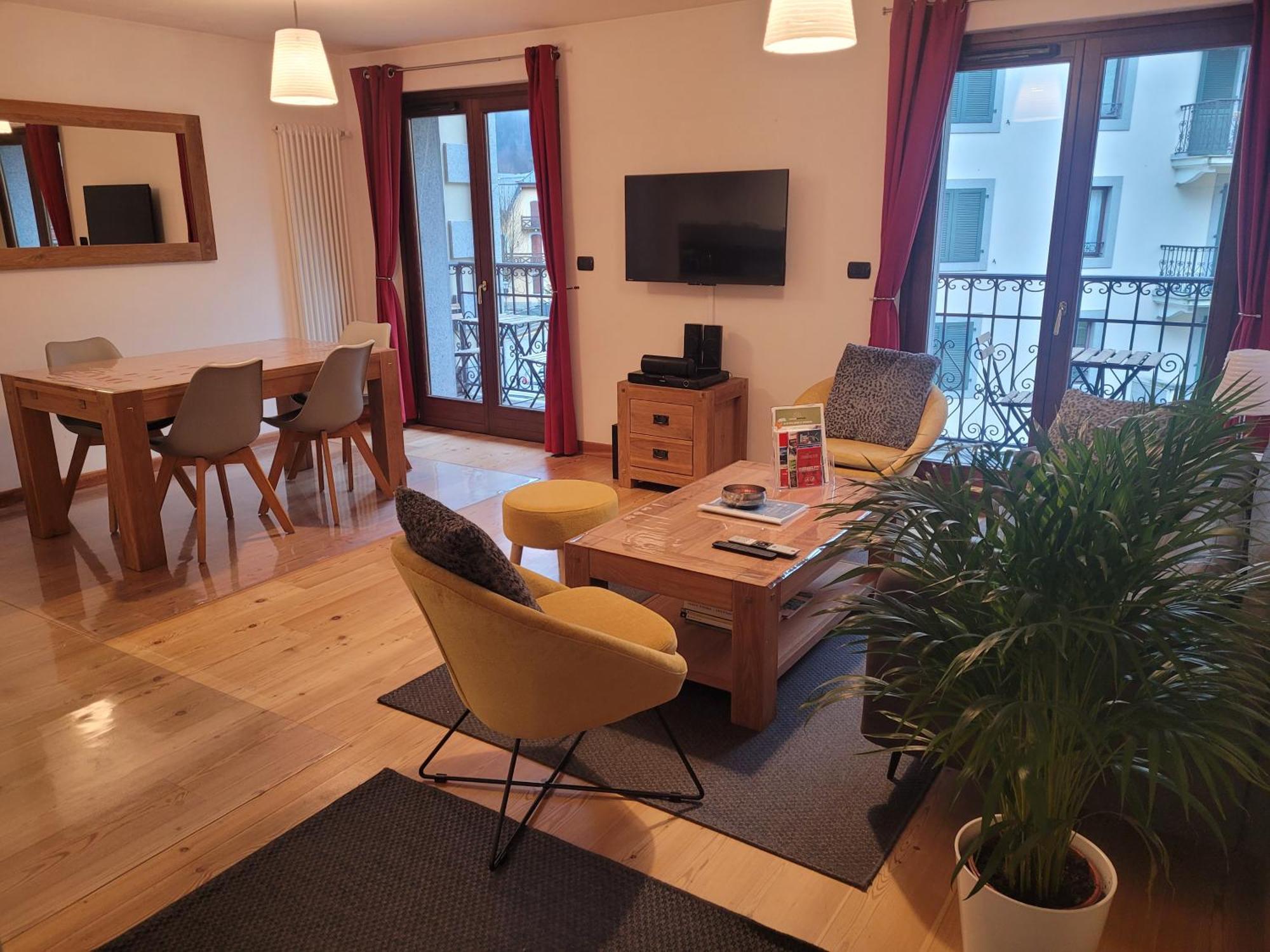 4-Star Apartments In Chamonix Centre With Free Private Parking Room photo